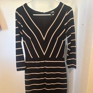 Black mid sleeve dress.